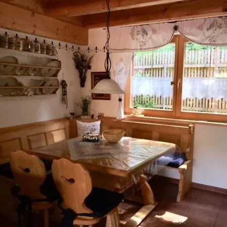 In Ruhiger Lage, Mit Balkon, Terrasse Und Eigenem Gartenteil Feriehus